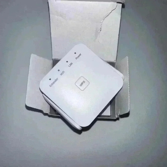 Wi-Fi Range Extender 300Mbps / White / New in Box/Box is Damaged/Device is NEW - Picture 7 of 9